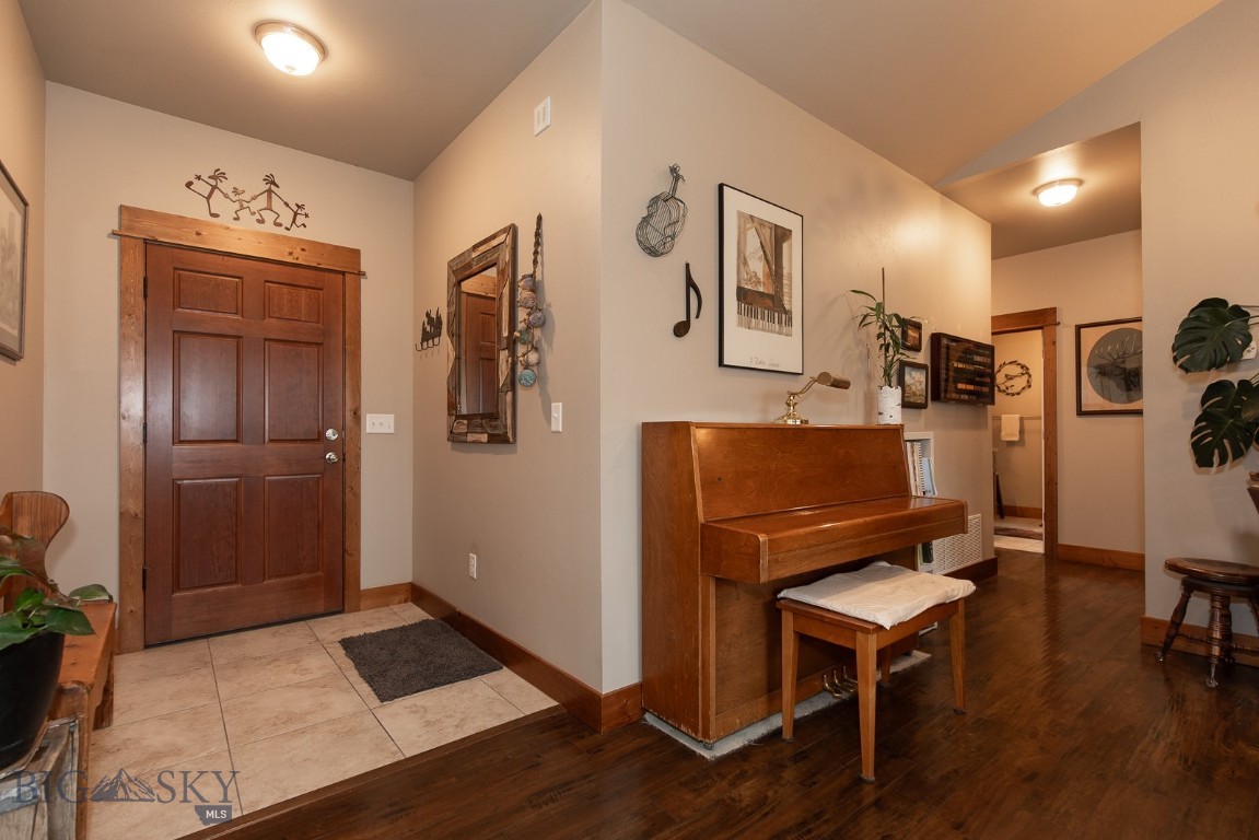 1005 Las Campanas