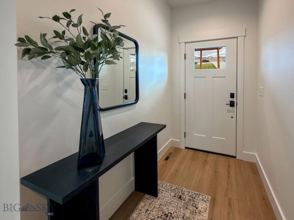 810 Accolade Loop