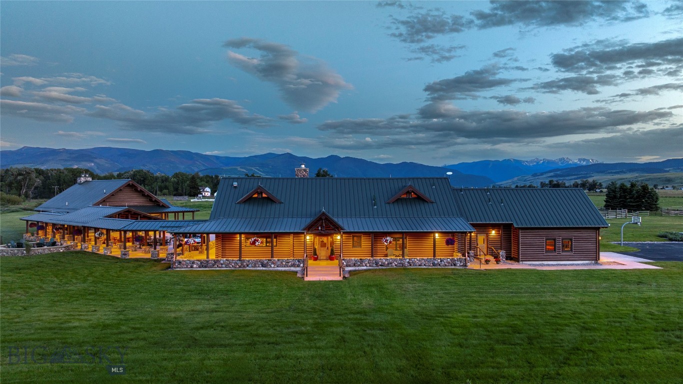 1021 Gateway South Road, Gallatin Gateway