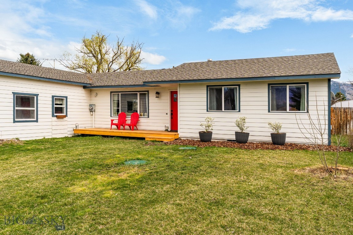 3210 E Hollyhock Drive