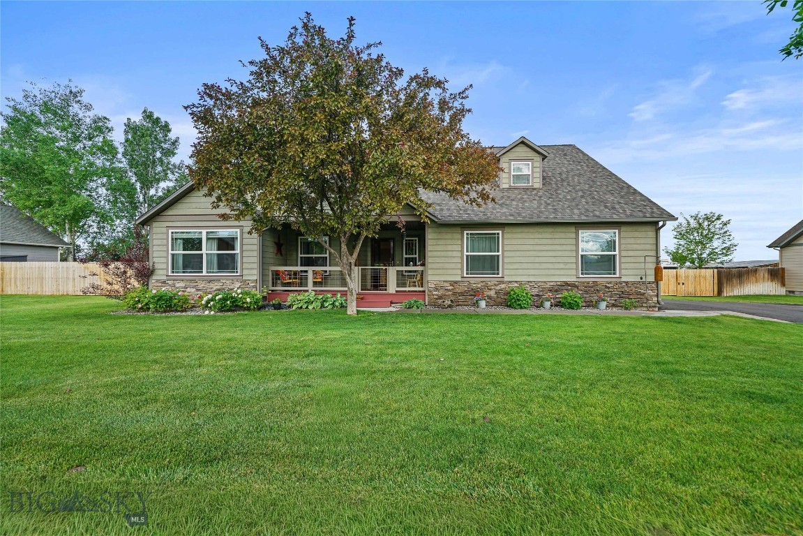 325 Mactavish Lane