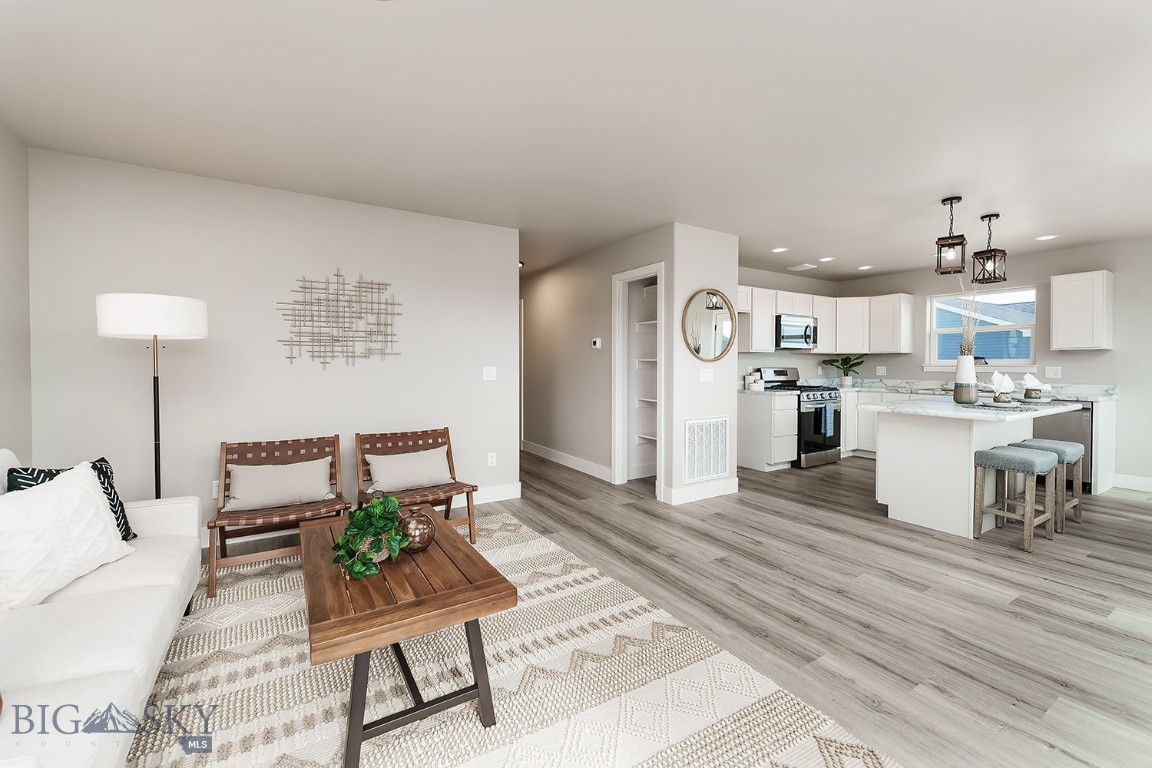 2304 Oriole Drive